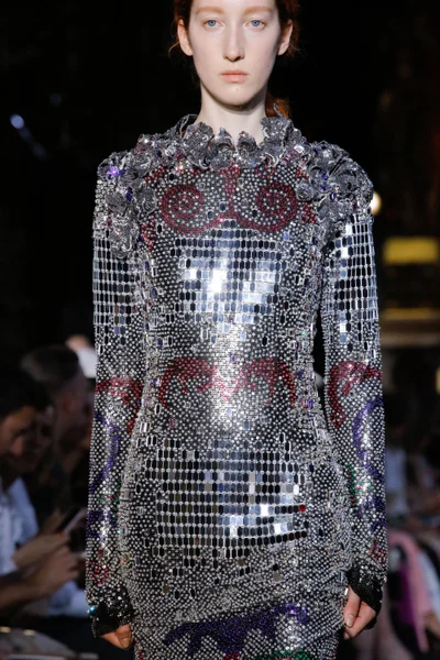 Look 90